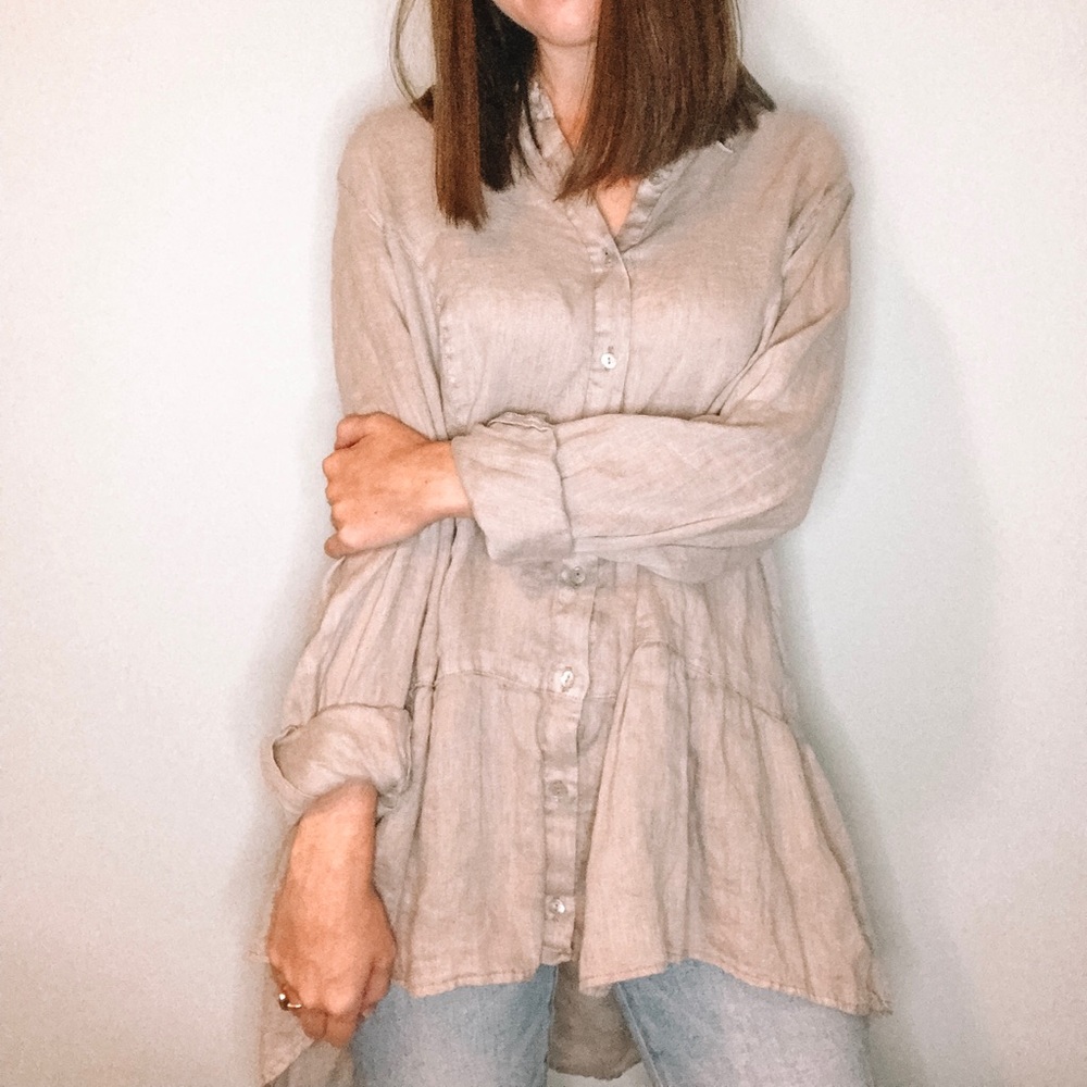 Tahari 100% Linen Grey Ruffle Blouse Top